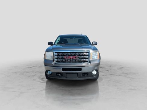 Used 2013 GMC Sierra 2500 SLE w/ SLE Preferred Package AWD/4WD image 3