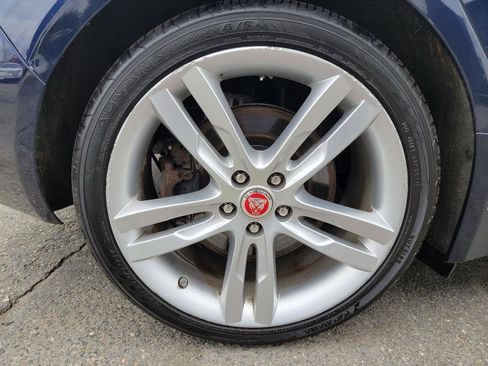 Used 2017 Jaguar XE Prestige image 16