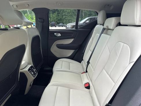 Used 2021 Volvo XC40 T5 Momentum w/ Premium Package AWD/4WD image 21