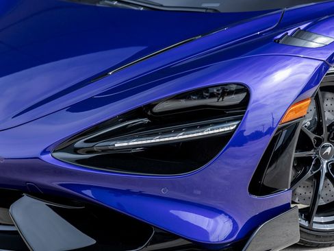 Used 2022 McLaren 765LT image 19