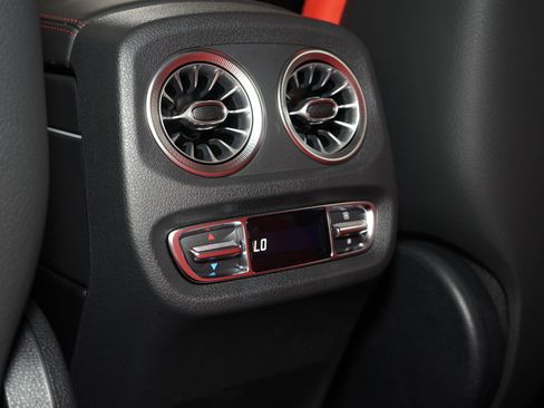 Used 2025 Mercedes-Benz G 63 AMG 4MATIC image 25