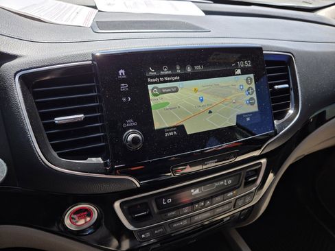 Used 2020 Honda Pilot Touring image 19