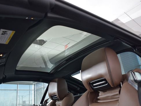 Used 2016 Mercedes-Benz SL 550 image 13