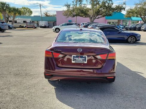 Used 2025 Nissan Altima 2.5 SV image 5