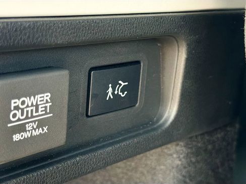 Used 2023 Acura MDX SH-AWD w/ Advance Package image 13