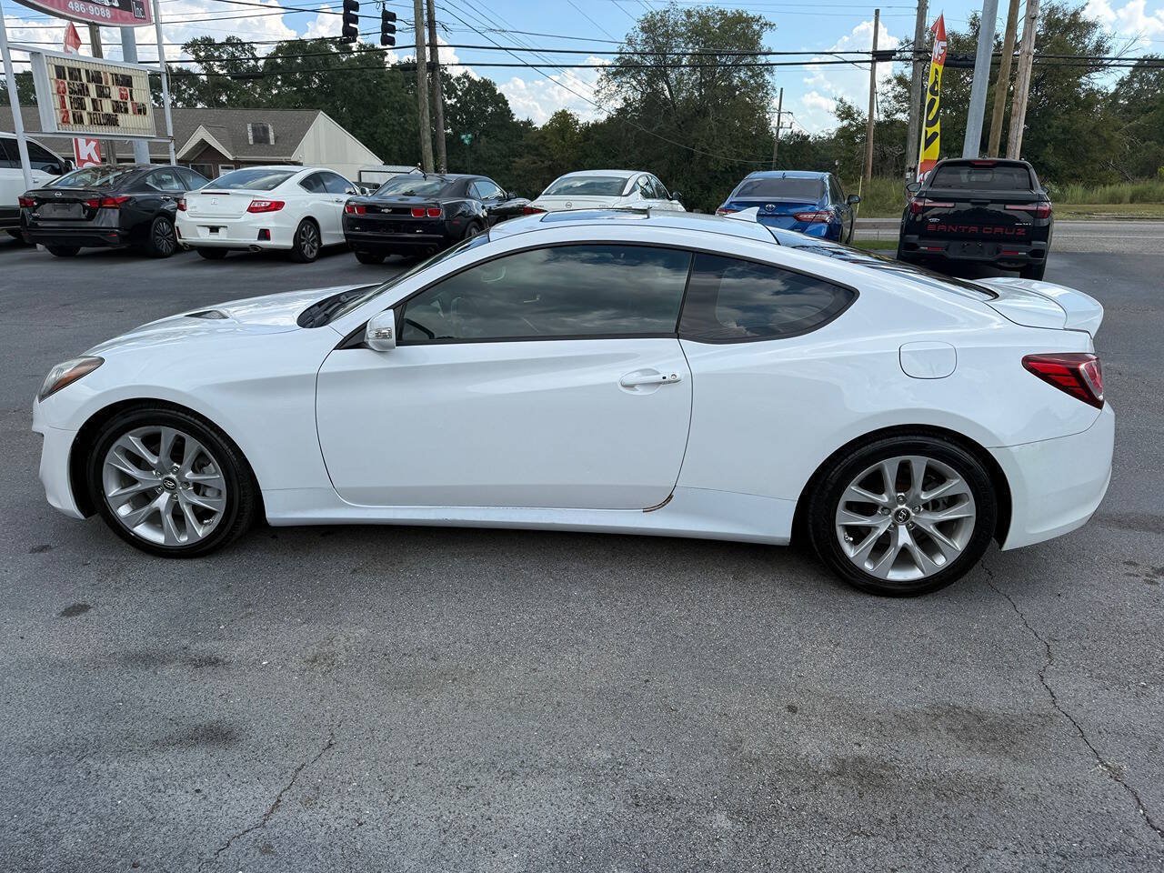 Used 2014 Hyundai Genesis 3.8 RWD image 6