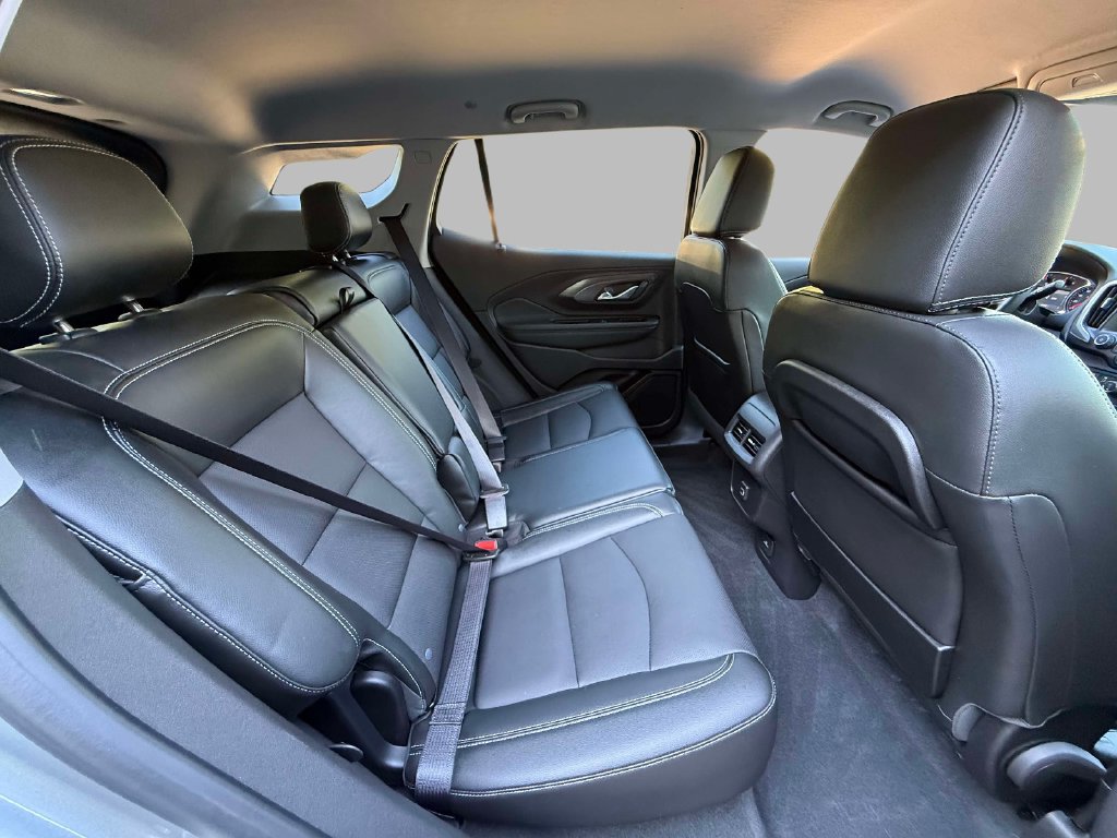 Used 2024 GMC Terrain SLT w/ LPO, Floor Liner Package AWD/4WD image 16