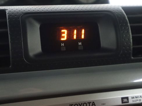 Used 2014 Toyota FJ Cruiser 4WD w/ Upgrade Package image 32