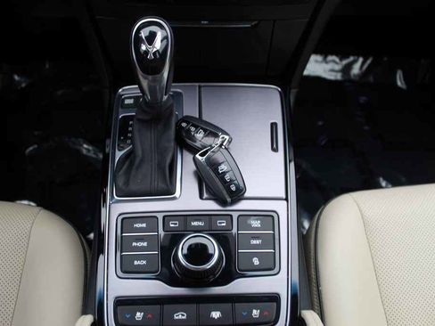 Used 2016 Hyundai Equus Signature image 20