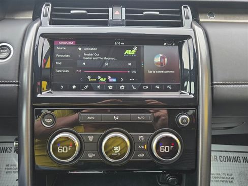 Used 2019 Land Rover Discovery HSE AWD/4WD image 7