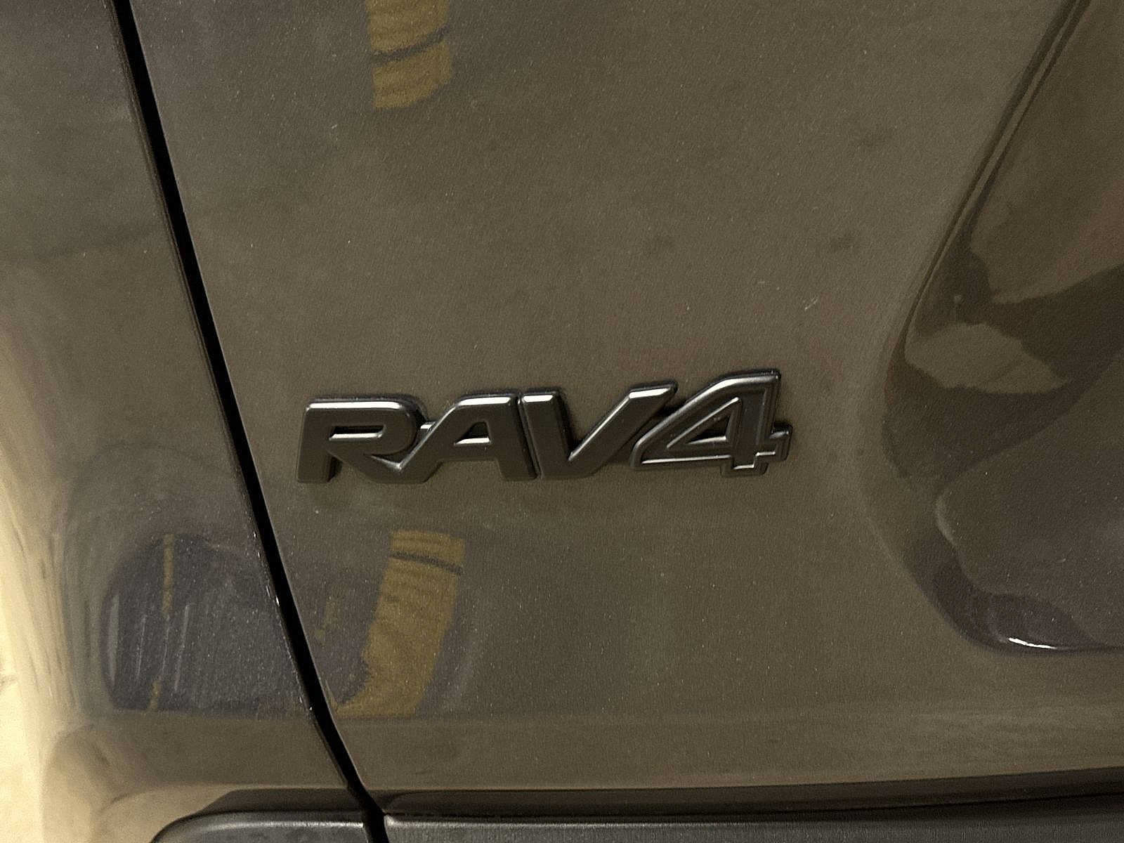 Used 2024 Toyota RAV4 LE AWD/4WD image 24