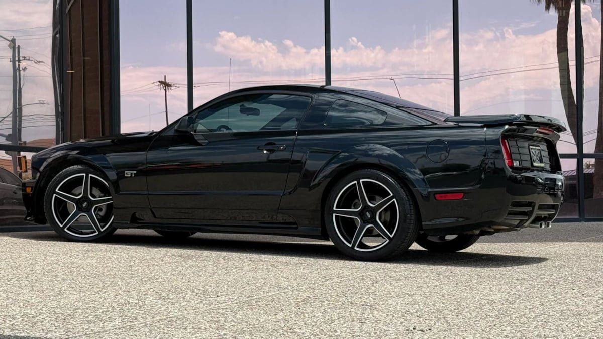 Used 2007 Ford Mustang GT Premium RWD image 6