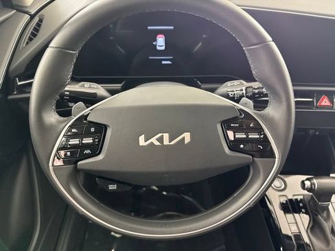 Certified 2024 Kia Niro EX FWD image 25