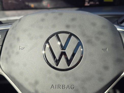 New 2026 Volkswagen Tiguan SE image 40