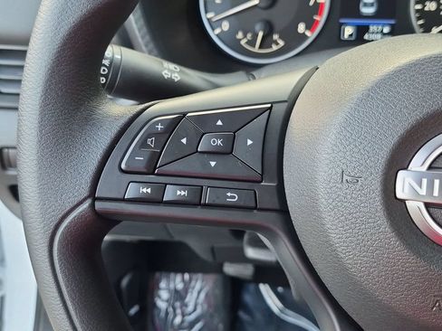 Used 2025 Nissan Sentra S FWD image 17