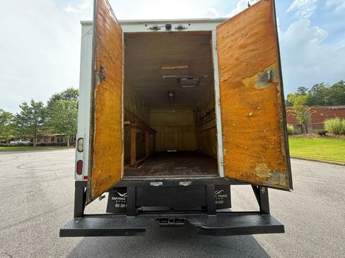 Used 2015 Ford E-350 and Econoline 350 Super Duty image 20