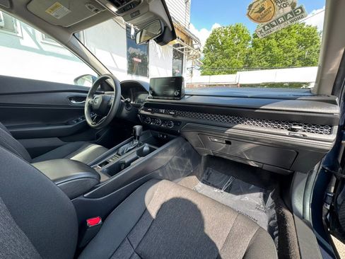 Used 2024 Honda Accord EX image 27