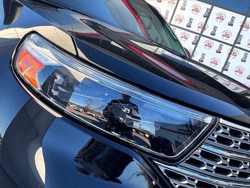 Used 2020 Ford Explorer XLT image 31