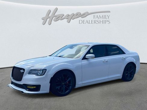 Used 2023 Chrysler 300 C RWD image 6