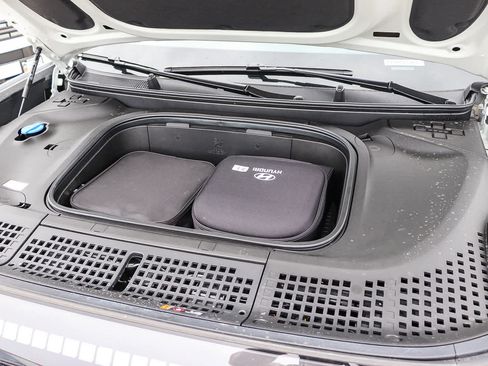 New 2026 Hyundai Ioniq 9 Limited image 14