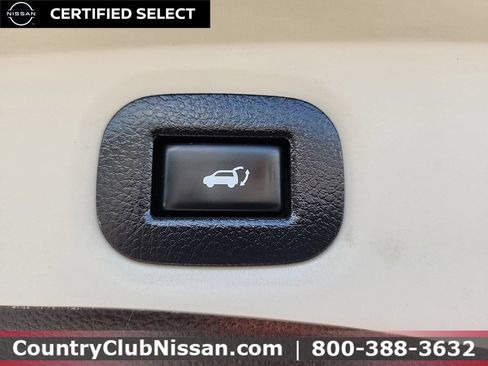 Used 2018 Nissan Rogue SV AWD/4WD image 28