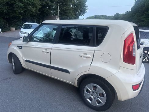 Used 2012 Kia Soul FWD image 4