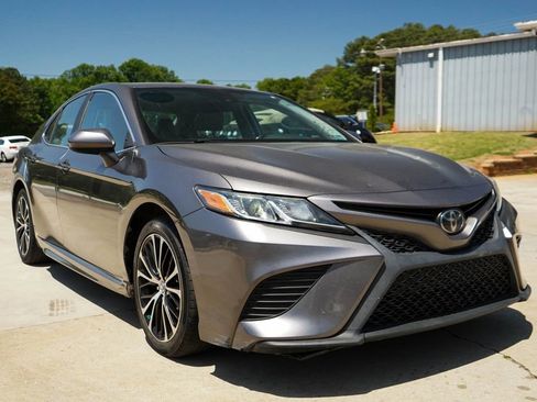 Used 2019 Toyota Camry SE FWD image 34