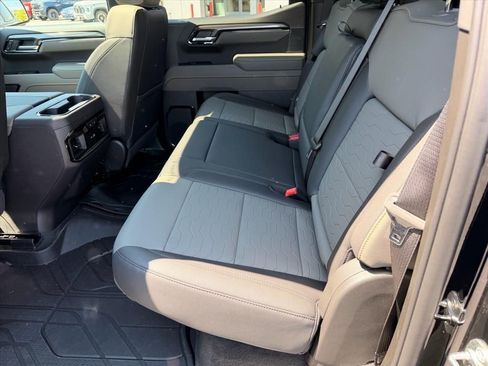 Used 2025 Chevrolet Silverado 1500 ZR2 w/ Technology Package AWD/4WD image 14