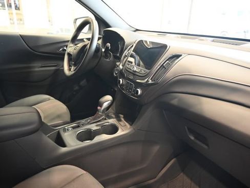 Used 2024 Chevrolet Equinox RS AWD/4WD image 13