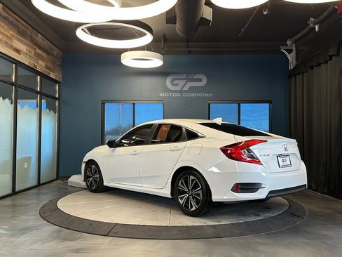 Used 2018 Honda Civic EX-T image 5