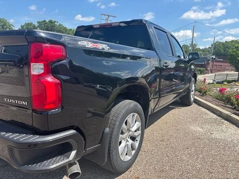 Used 2021 Chevrolet Silverado 1500 Custom AWD/4WD image 4