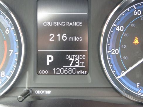 Used 2018 Toyota Corolla LE FWD image 20