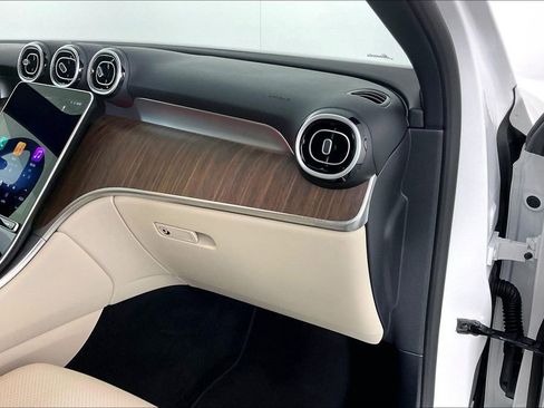 Used 2026 Mercedes-Benz GLC 300 4MATIC image 14