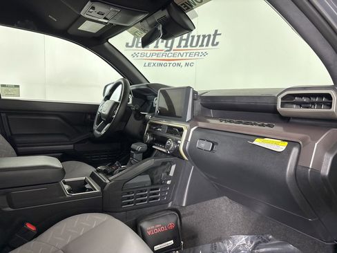 Used 2025 Toyota Tacoma SR5 image 28