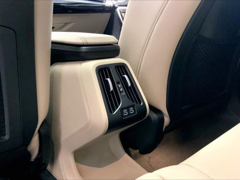Used 2024 BMW X1 xDrive28i w/ Premium Package AWD/4WD image 18