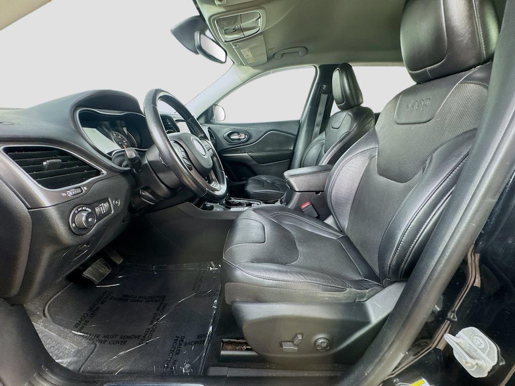 Used 2020 Jeep Cherokee Limited AWD/4WD image 24
