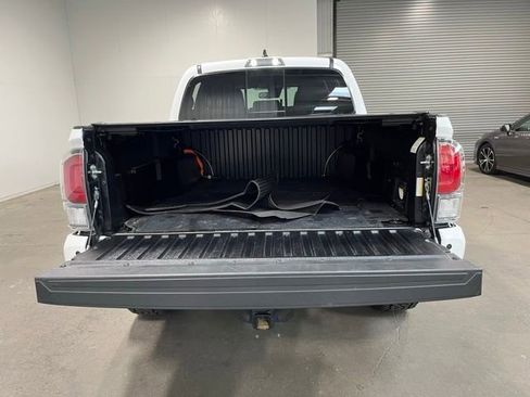 Used 2023 Toyota Tacoma TRD Off-Road w/ Technology Package AWD/4WD image 16