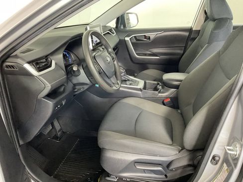 Used 2023 Toyota RAV4 LE AWD/4WD image 17