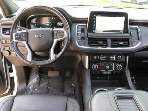 Used 2022 Chevrolet Tahoe Z71 w/ Luxury Package AWD/4WD image 18