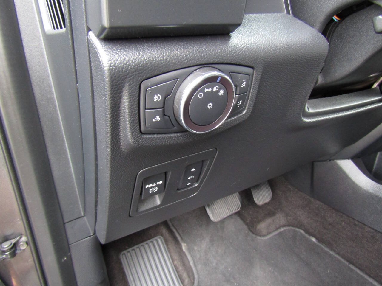 Used 2019 Ford F150 XLT w/ Equipment Group 302A Luxury AWD/4WD image 22