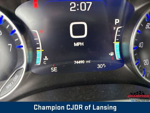 Used 2024 Chrysler Pacifica Touring-L image 25