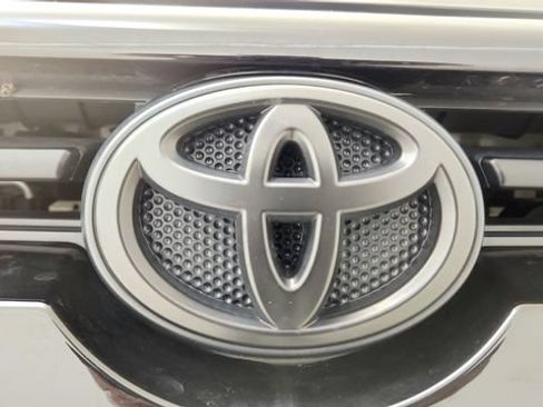 Used 2024 Toyota 4Runner SR5 RWD image 31