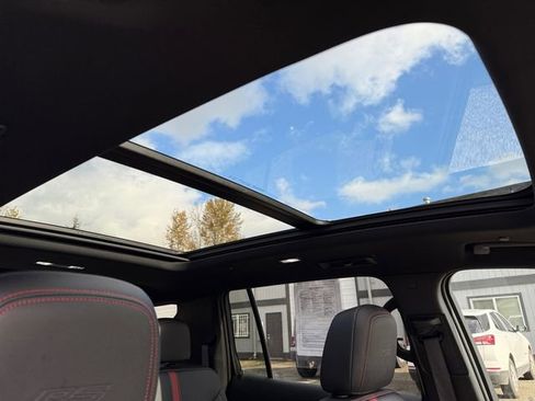 Used 2024 Chevrolet Traverse RS w/ LPO, Floor Liner Package image 28