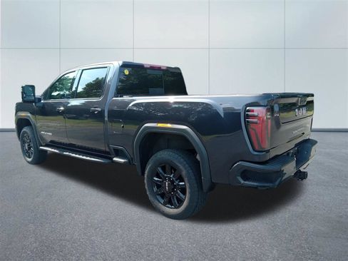 Used 2025 GMC Sierra 2500 AT4 w/ AT4 Premium Plus Package AWD/4WD image 3