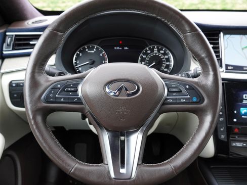 Used 2019 INFINITI QX50 Essential w/ Sensory Package image 18