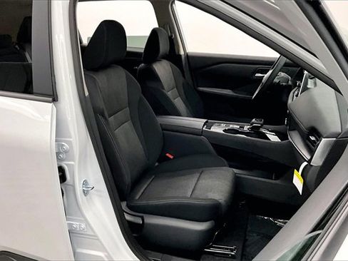 New 2025 Nissan Rogue SV image 34