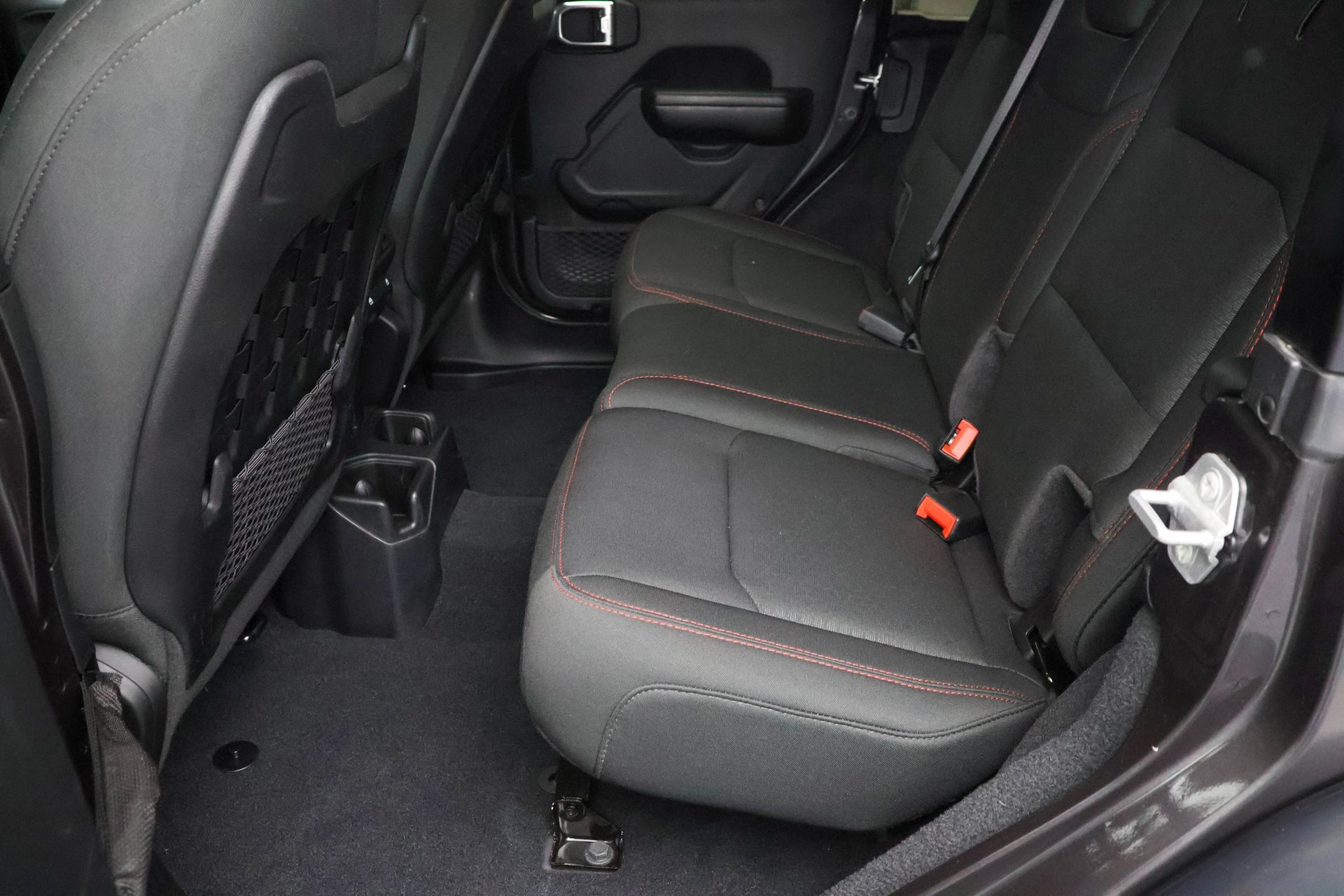 Used 2020 Jeep Wrangler Unlimited Rubicon w/ Cold Weather Group AWD/4WD image 27