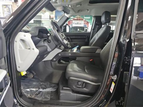Used 2024 Land Rover Defender 110 S AWD/4WD image 4