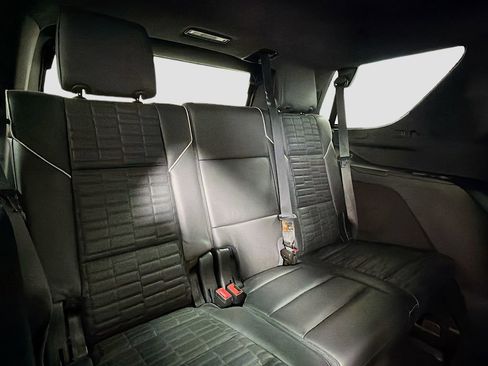 Used 2024 Cadillac Escalade Sport Platinum w/ LPO, ONYX Package AWD/4WD image 32