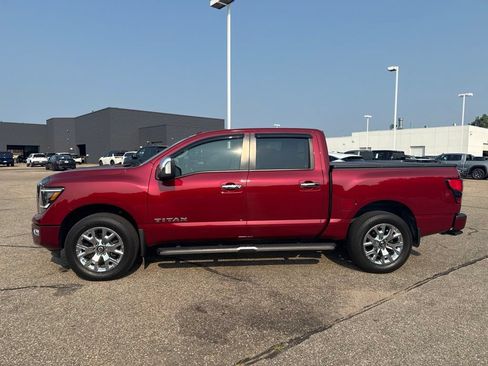 Used 2021 Nissan Titan SL w/ Moonroof Package AWD/4WD image 4